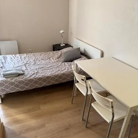 Apartment Equipe Avec Parking Numero 4